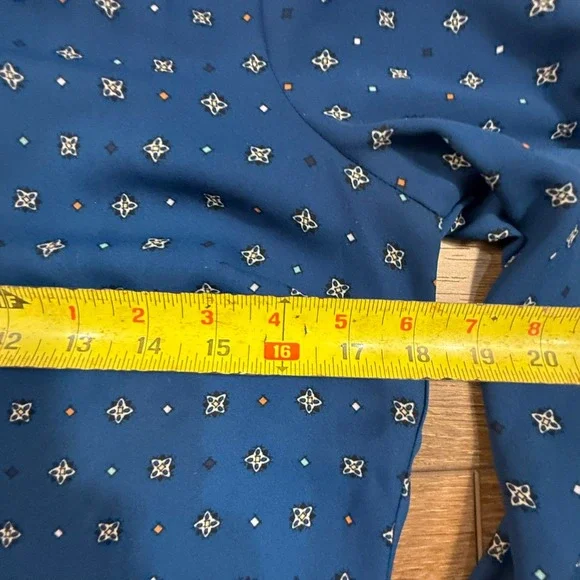 UNTUCKit Women's Natalie Button Front Shirt Blue Geometric Print 0 Classic - Picture 11 of 14